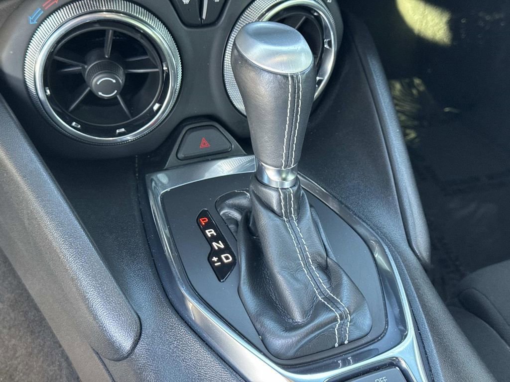 Used 2021 Chevrolet Camaro LT w/ RS Package image 15