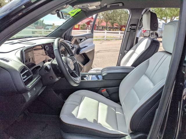 Used 2025 Chevrolet Traverse High Country FWD image 14