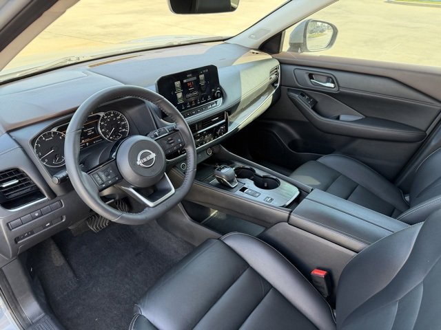 Used 2022 Nissan Rogue SL w/ SL Premium Package image 11