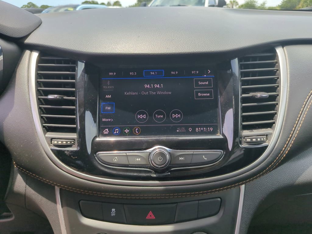 Used 2021 Chevrolet Trax LT AWD/4WD image 19
