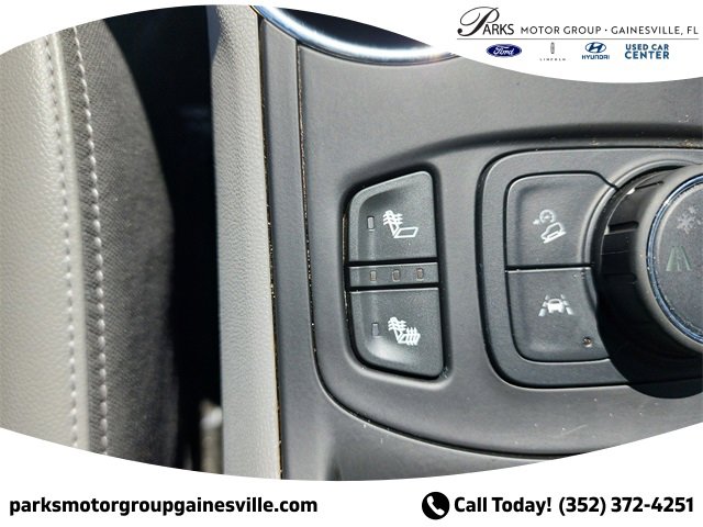 Used 2023 GMC Terrain SLT image 22