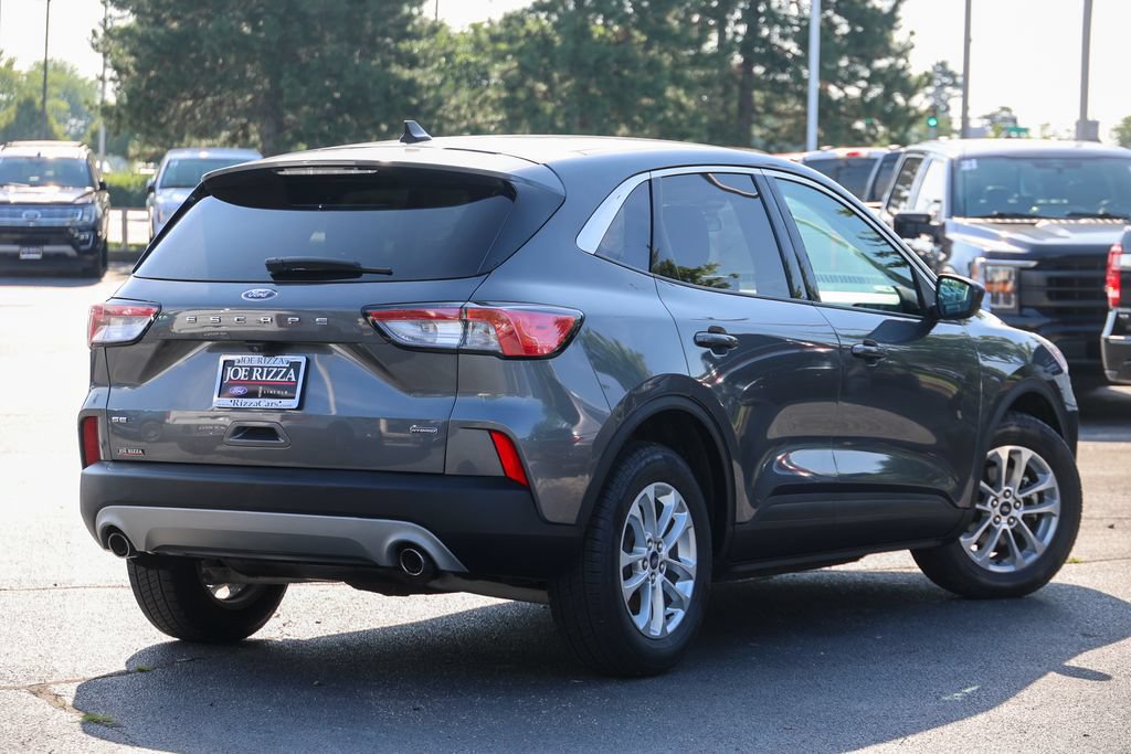Certified 2022 Ford Escape SE w/ Cold Weather Package FWD image 3