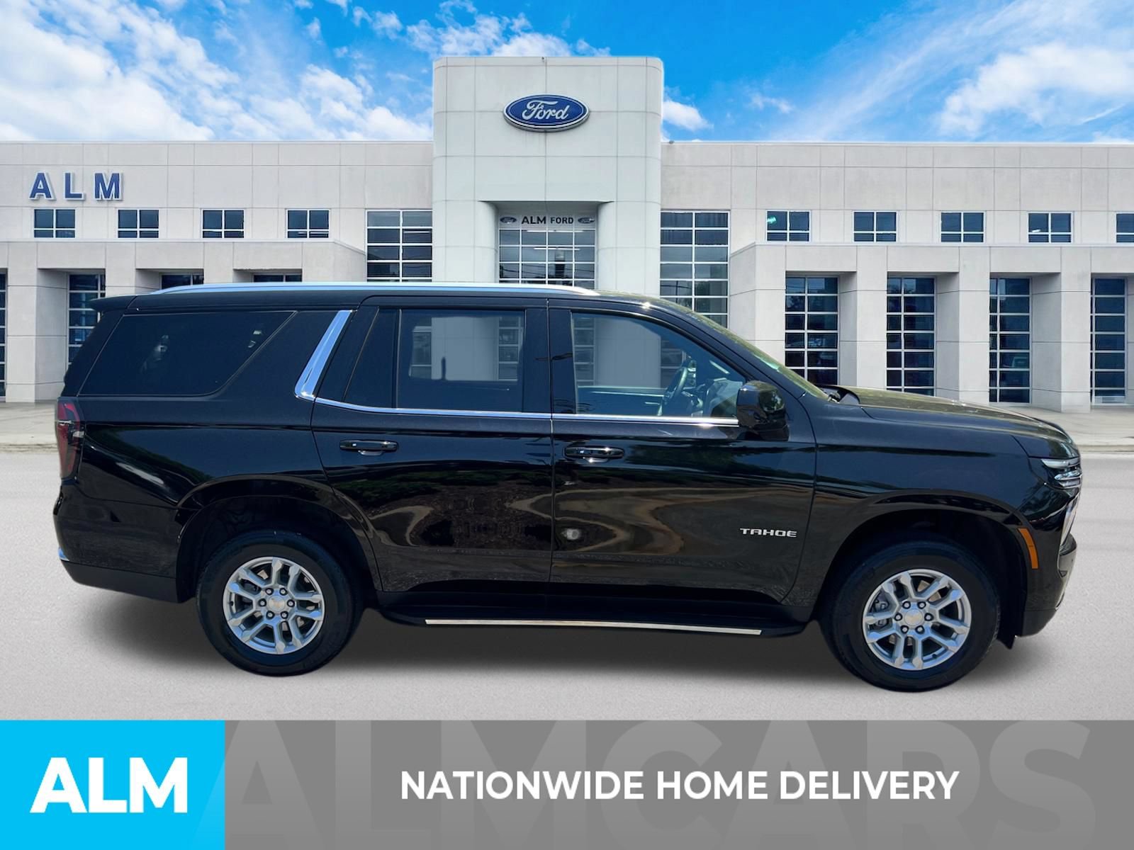 Used 2025 Chevrolet Tahoe LT AWD/4WD image 4