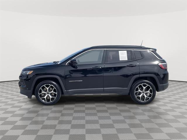 Used 2025 Jeep Compass Limited AWD/4WD image 2