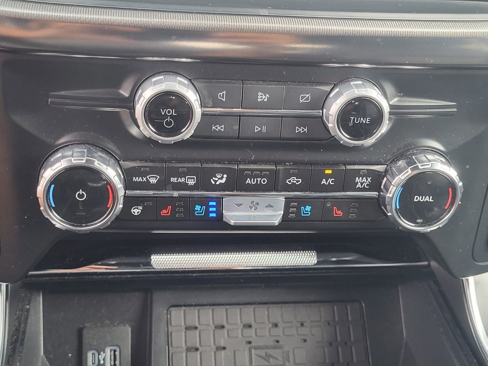 Certified 2024 Ford F150 Raptor image 23