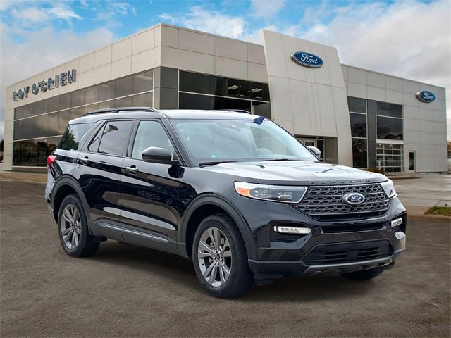 Certified 2022 Ford Explorer XLT w/ Equipment Group 202A image 6