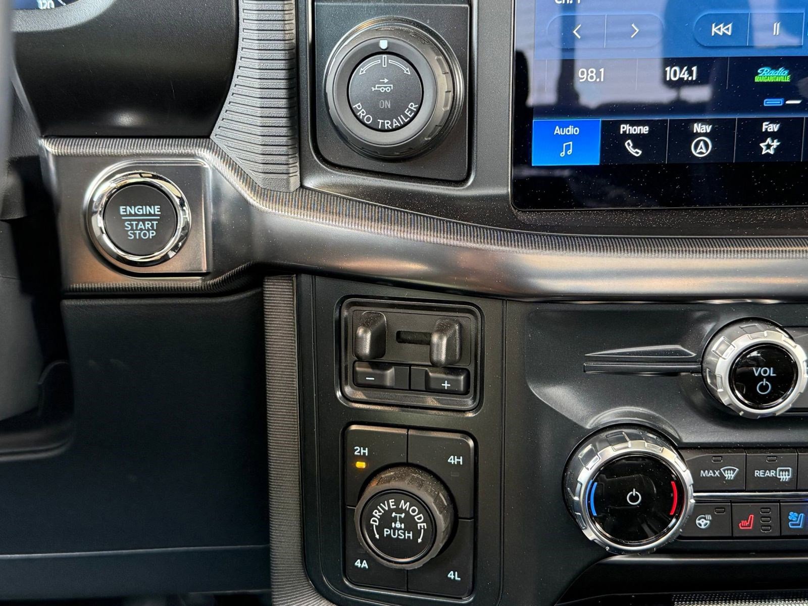 Certified 2025 Ford F150 Platinum w/ Equipment Group 702A High image 28