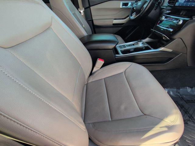 Certified 2022 Ford Explorer Limited w/ Equipment Group 301A image 19