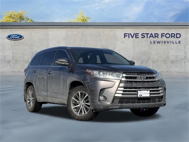 Used 2019 Toyota Highlander XLE image 2