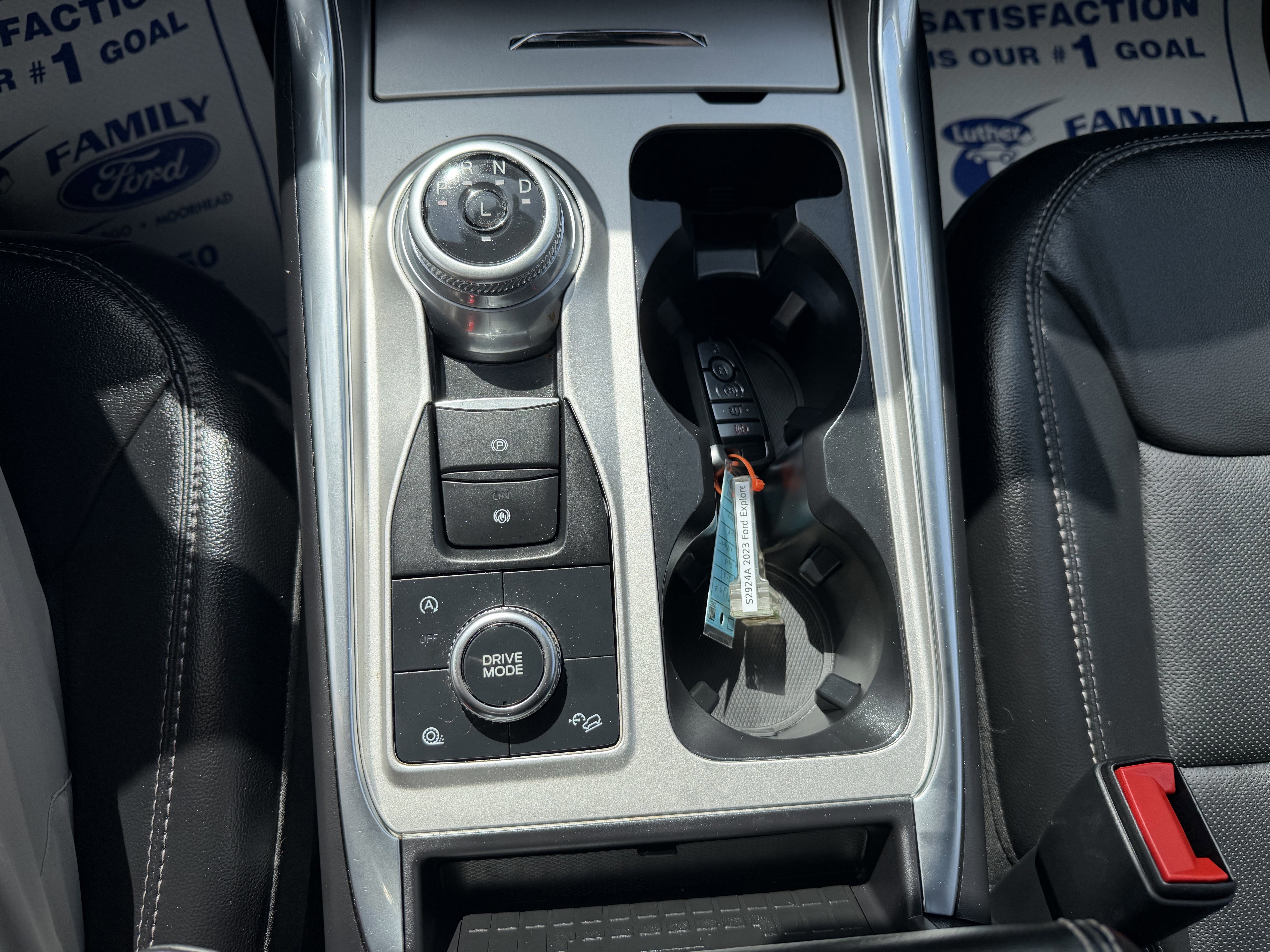 Certified 2023 Ford Explorer Limited w/ Limited Technology Package AWD/4WD image 17