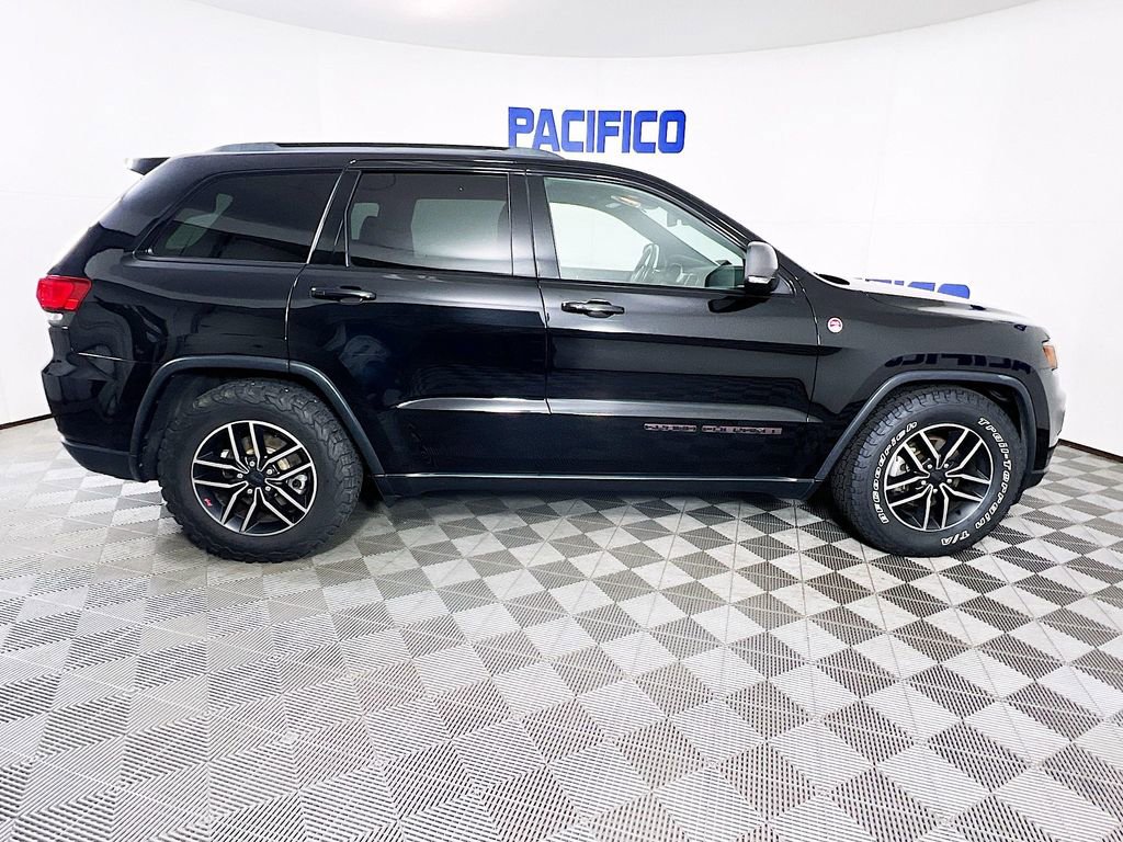 Used 2019 Jeep Grand Cherokee Trailhawk w/ Trailhawk Luxury Group AWD/4WD image 10
