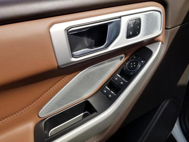 Certified 2022 Ford Explorer King Ranch w/ Premium Technology Package image 11