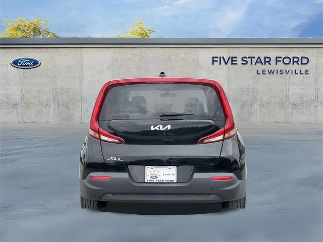 Used 2022 Kia Soul LX FWD image 5