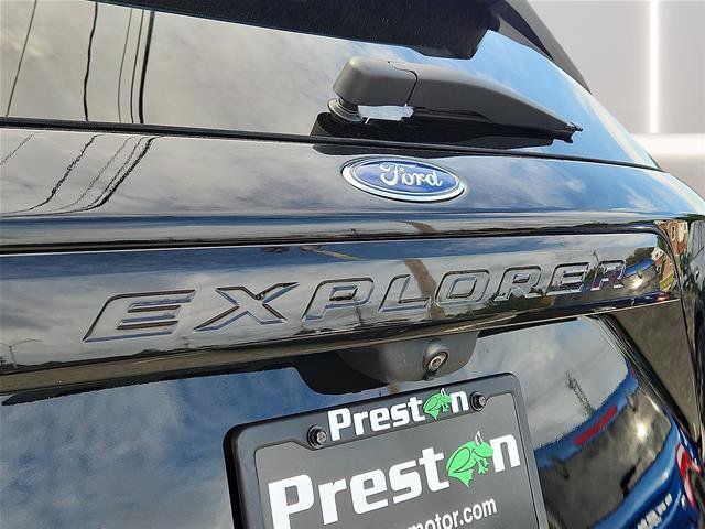 Certified 2022 Ford Explorer Limited w/ Limited Technology Package AWD/4WD image 31