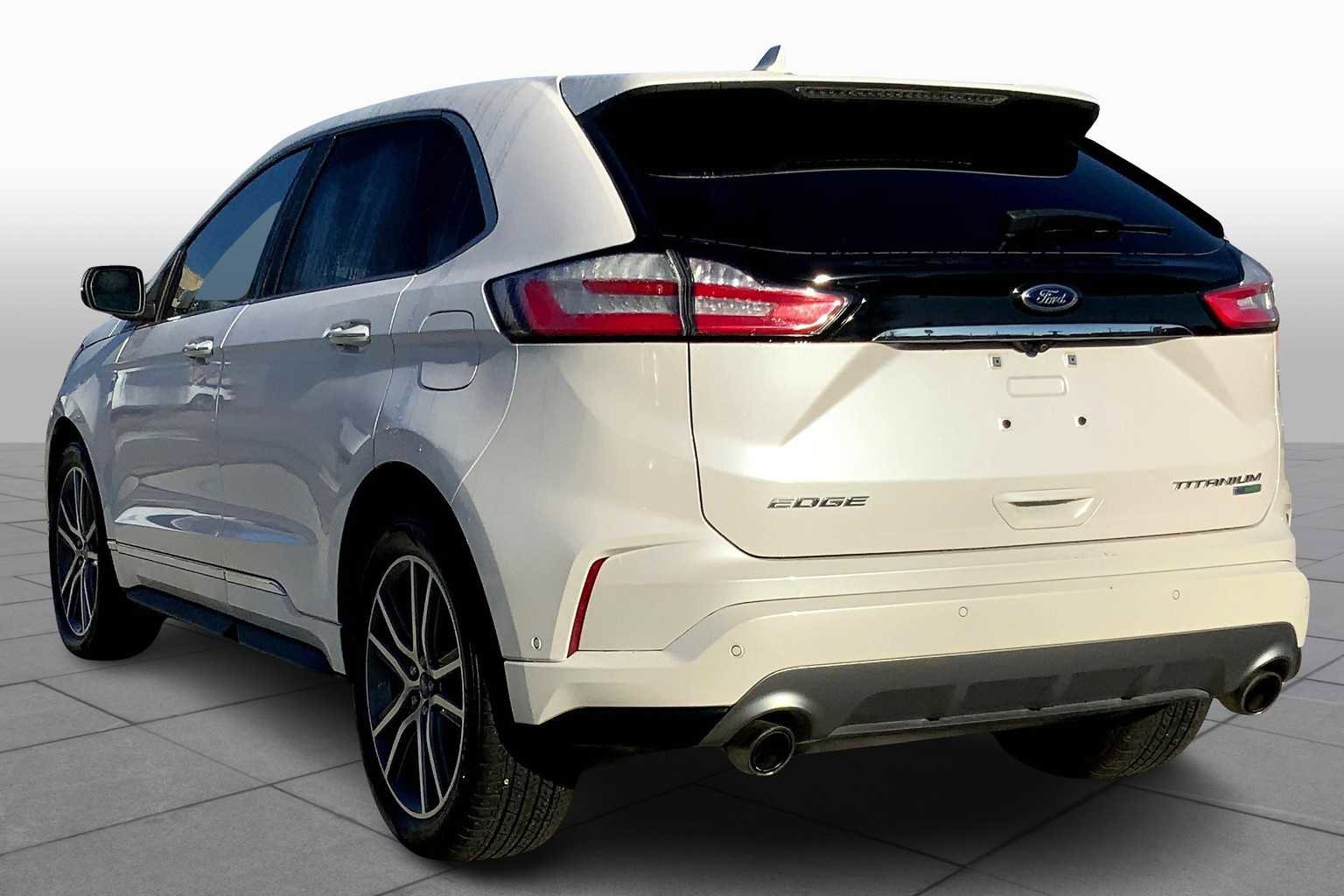 Certified 2019 Ford Edge Titanium w/ Equipment Group 301A FWD image 12
