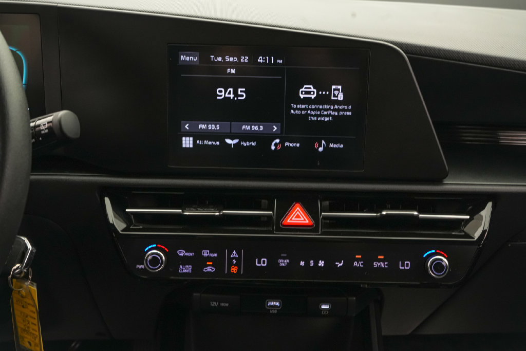 Used 2025 Kia Niro LX FWD image 15