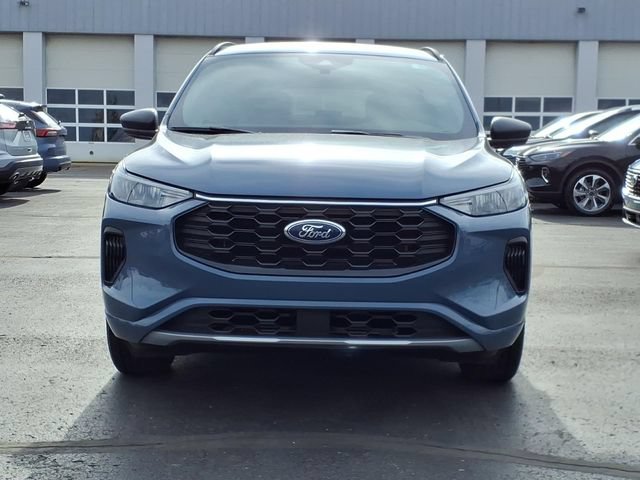 Certified 2023 Ford Escape ST-Line AWD/4WD image 2