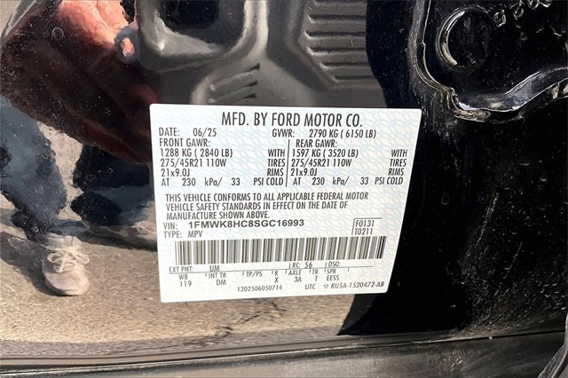 Certified 2025 Ford Explorer Platinum w/ Ultimate Package image 24