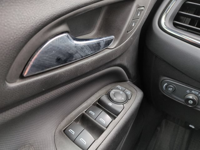 Used 2023 Chevrolet Equinox RS FWD image 31