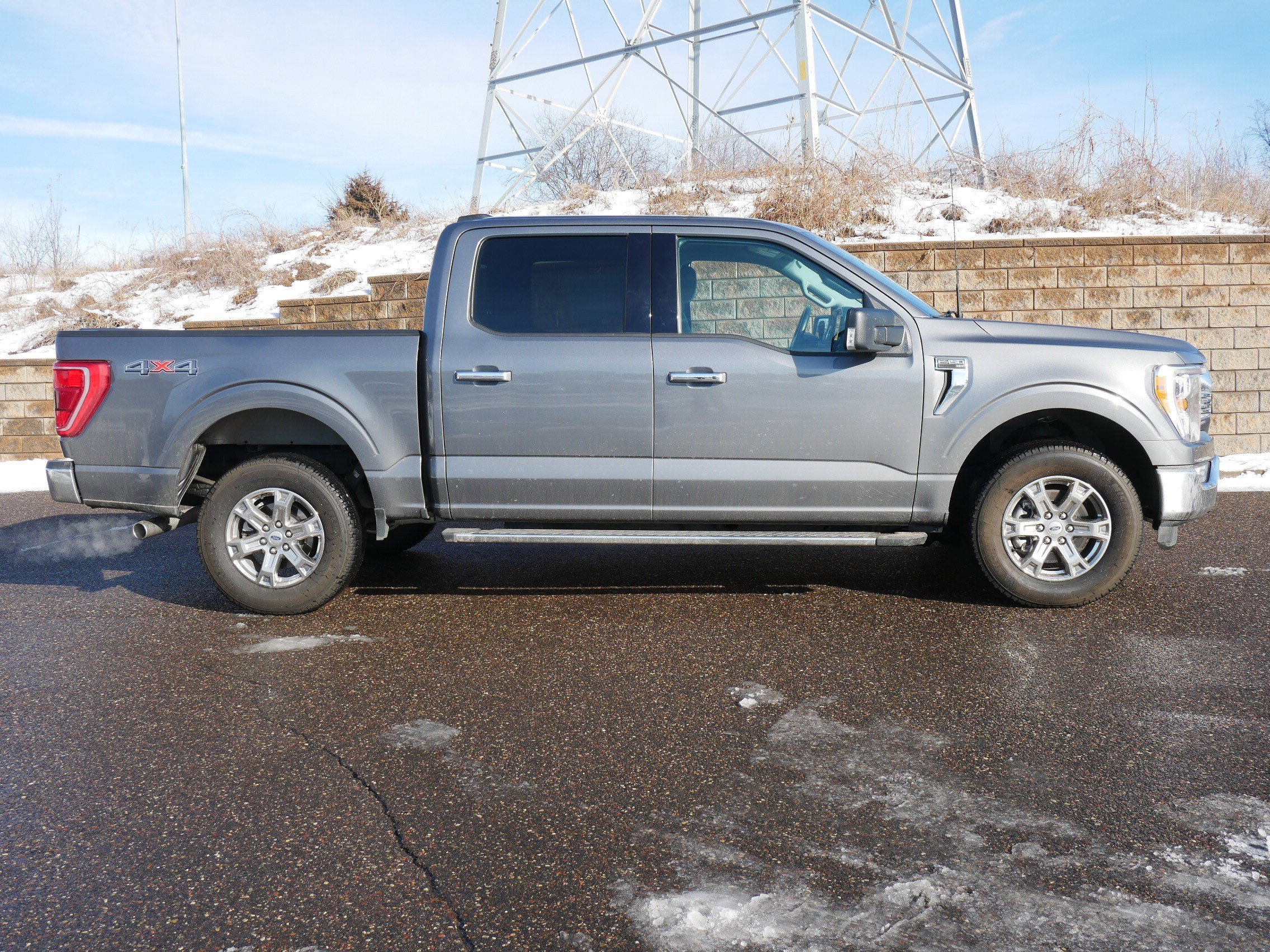 Certified 2022 Ford F150 XLT w/ Equipment Group 302A High image 5