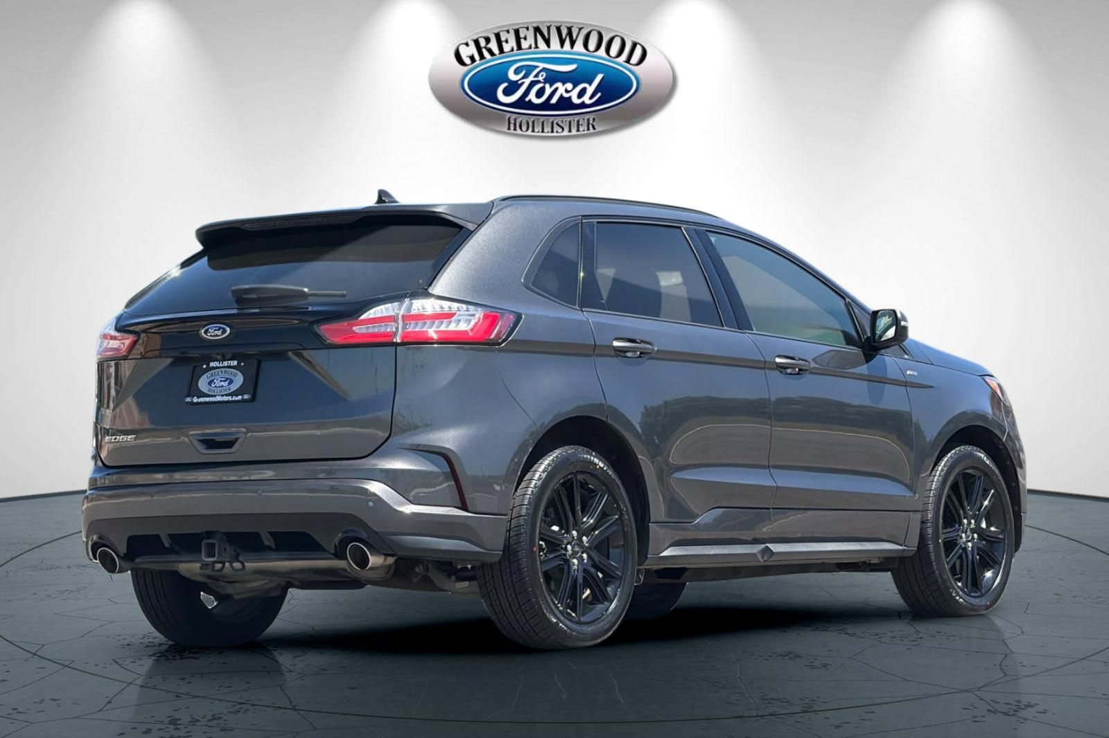 Certified 2020 Ford Edge ST-Line w/ Cold Weather Package AWD/4WD image 4