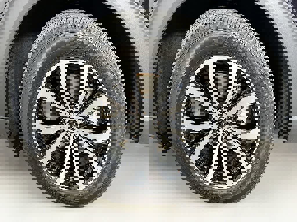 Certified 2022 Ford Explorer ST-Line w/ Class IV Trailer Tow Package image 12