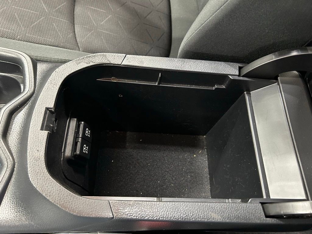 Used 2019 Toyota RAV4 XLE w/ Convenience Package AWD/4WD image 18