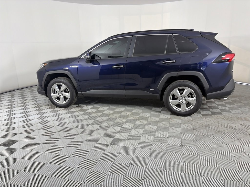Used 2020 Toyota RAV4 Limited image 4