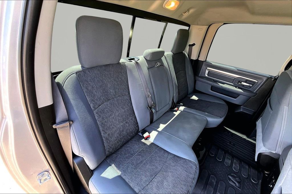 Used 2020 RAM 1500 Classic SLT w/ Luxury Group RWD image 28