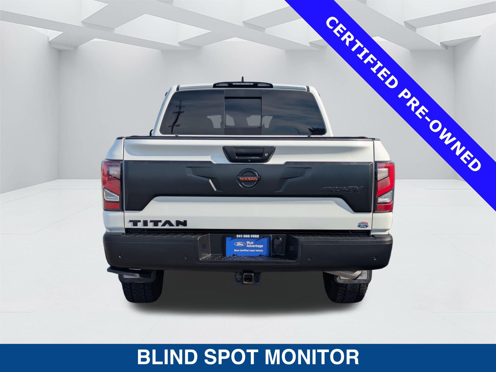 Used 2022 Nissan Titan PRO-4X w/ Pro-4x Convenience Package AWD/4WD image 6