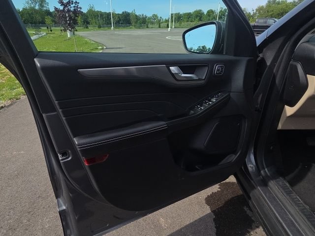 Certified 2022 Ford Escape Titanium AWD/4WD image 25