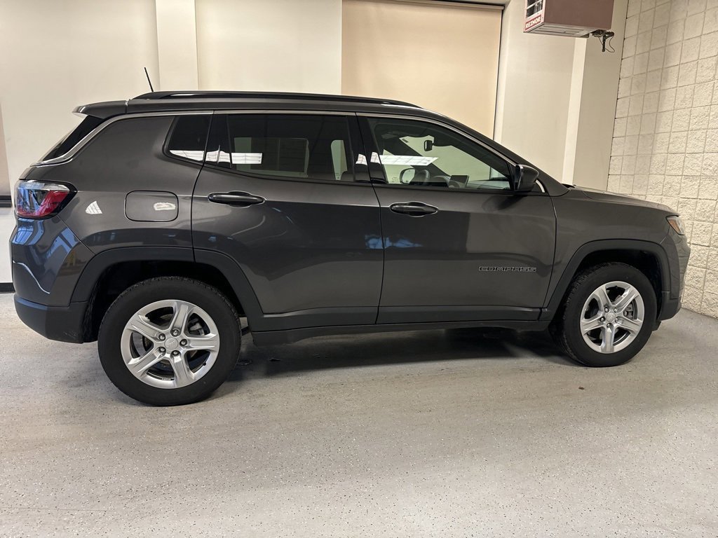 Used 2023 Jeep Compass Latitude w/ Convenience Group image 3
