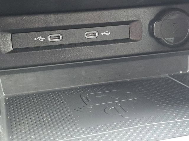 Used 2021 Volkswagen Tiguan SE image 30