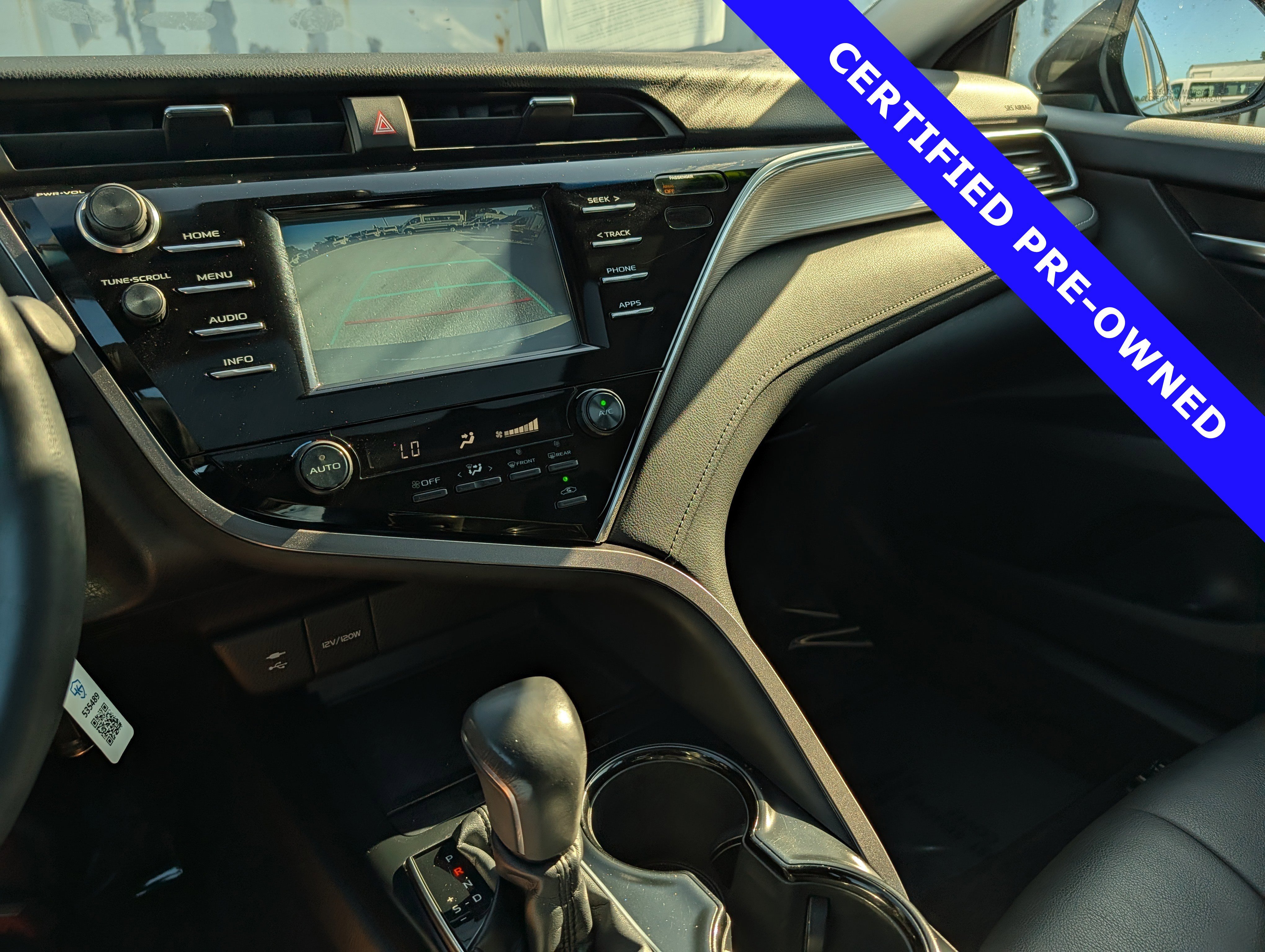 Used 2018 Toyota Camry SE w/ Moonroof Package FWD image 29