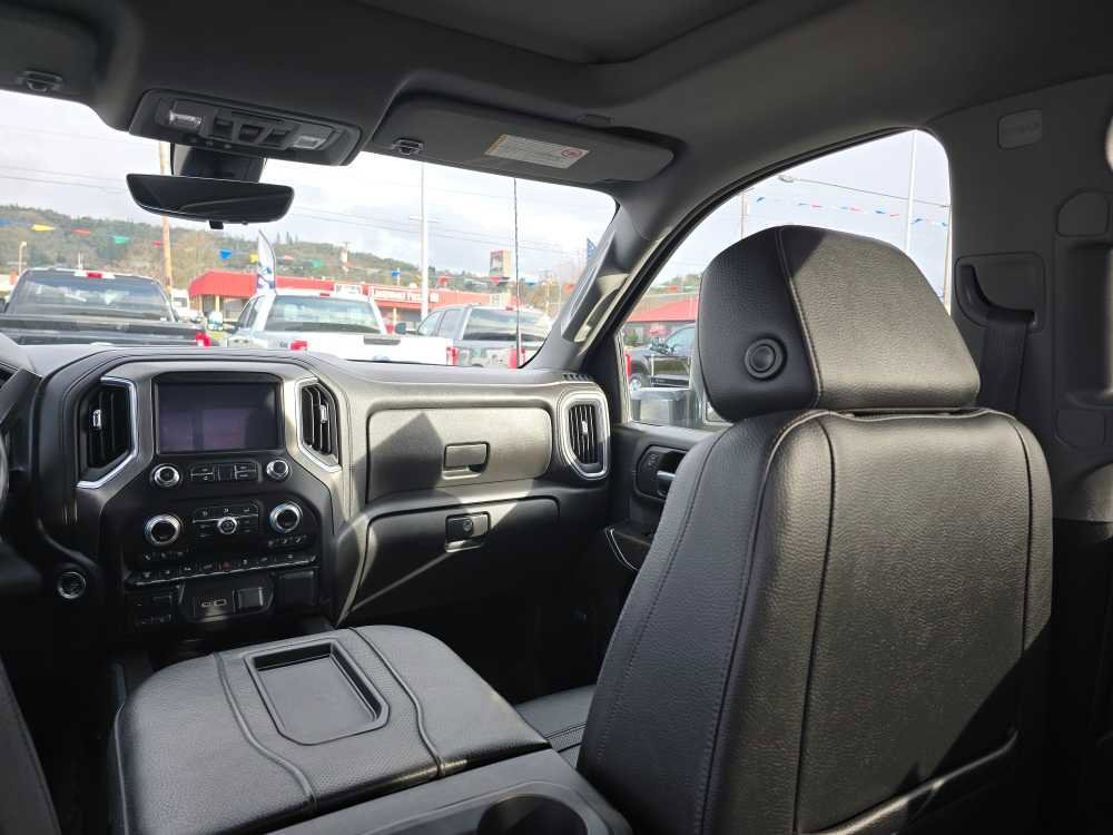 Used 2022 GMC Sierra 3500 Denali w/ Denali Ultimate Package image 14