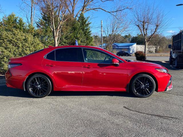 Used 2022 Toyota Camry XSE image 3