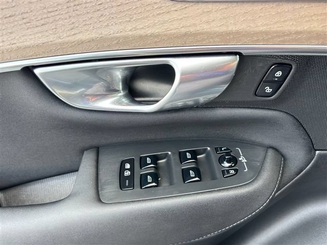 Used 2025 Volvo XC90 B5 Plus AWD/4WD image 16