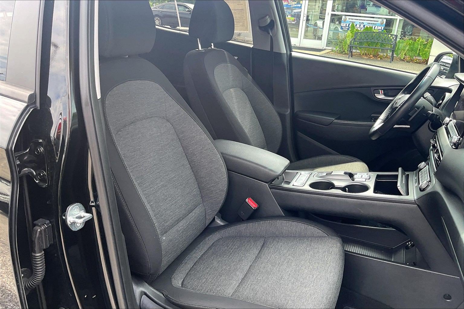 Used 2023 Hyundai Kona SEL FWD image 7