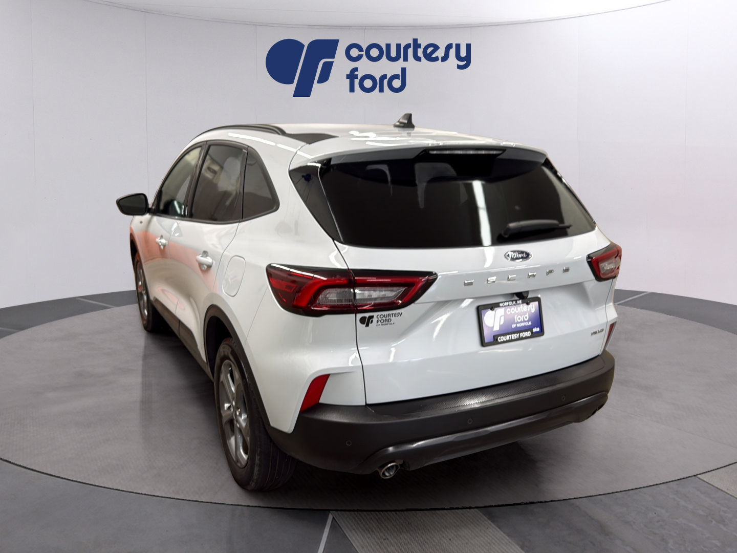Certified 2025 Ford Escape ST-Line w/ Tech Pack #1 AWD/4WD image 6