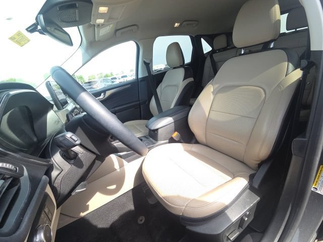 Certified 2022 Ford Escape Titanium AWD/4WD image 26