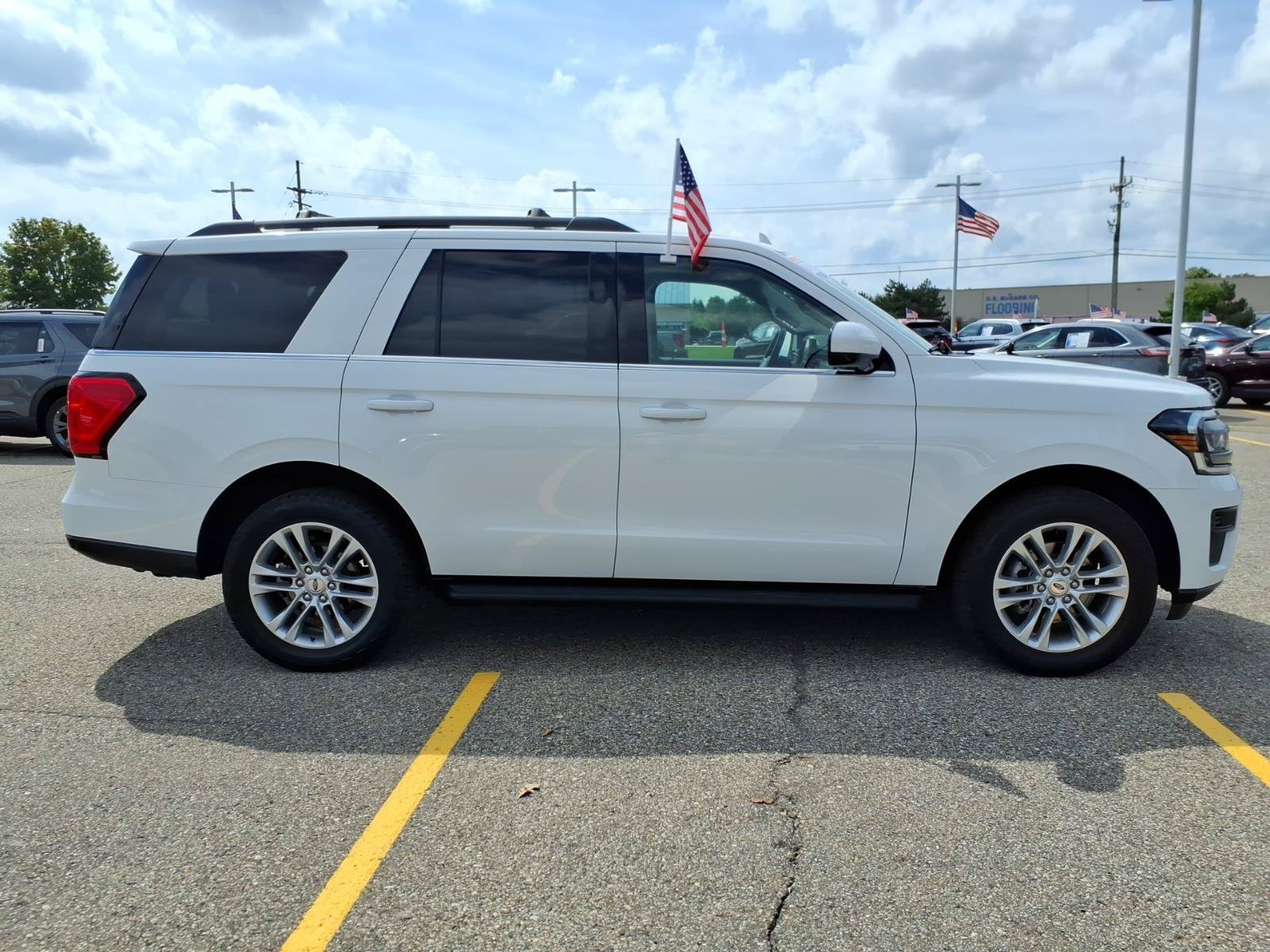 Certified 2024 Ford Expedition XLT AWD/4WD image 9