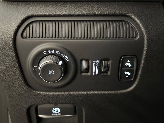 Used 2024 Jeep Wagoneer Series II w/ Flexible Seating Group image 19