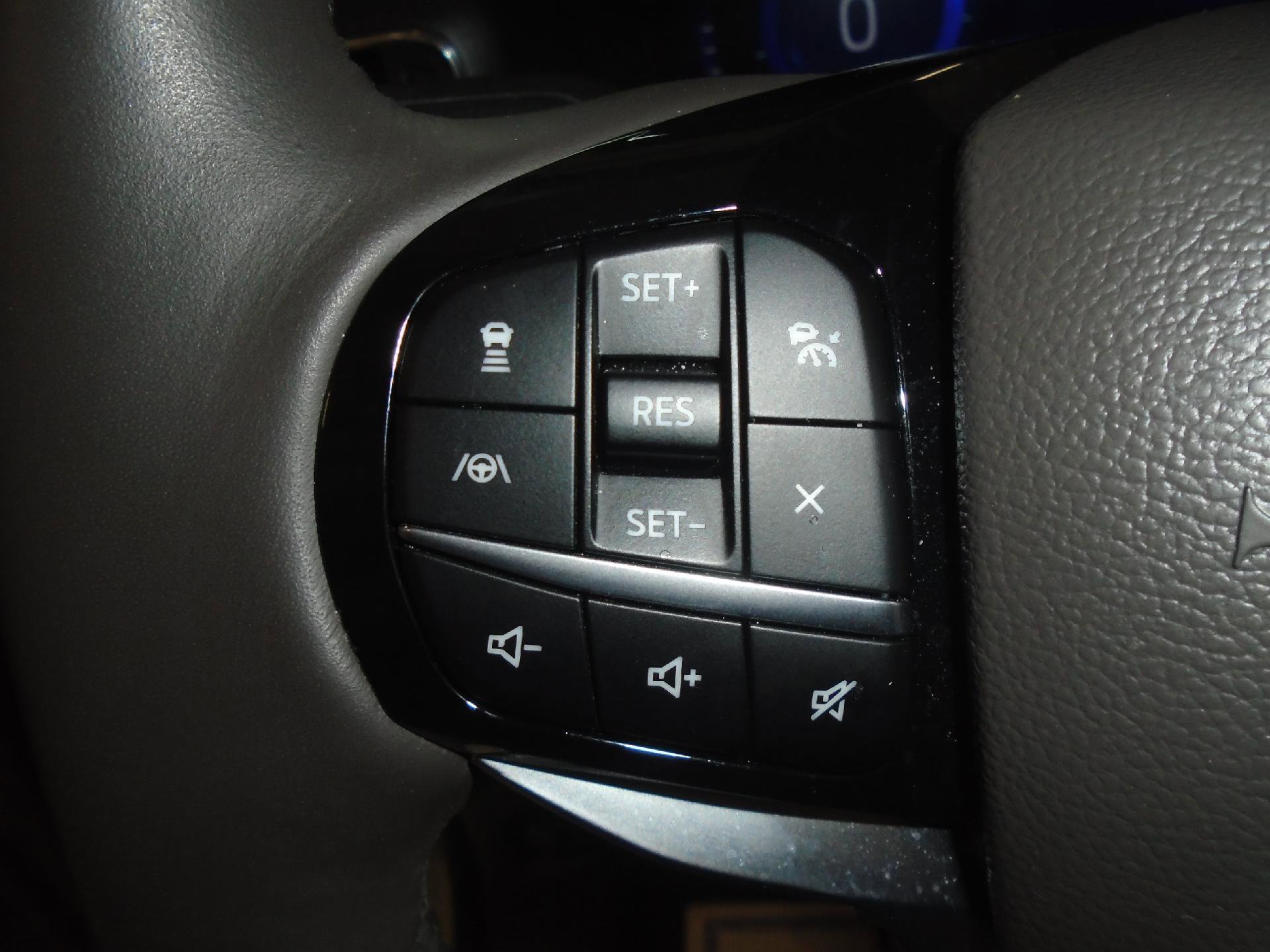 Certified 2023 Ford Explorer Platinum w/ Technology Package AWD/4WD image 12
