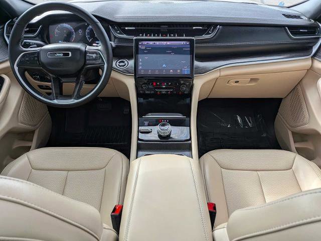 Used 2025 Jeep Grand Cherokee Limited w/ Luxury Tech Group II image 26