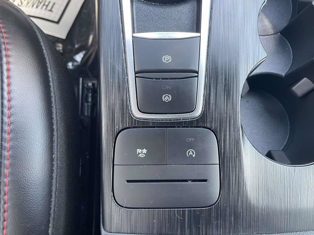 Certified 2025 Ford Escape ST-Line AWD/4WD image 22