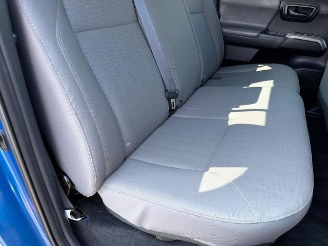 Used 2018 Toyota Tacoma SR5 AWD/4WD image 21