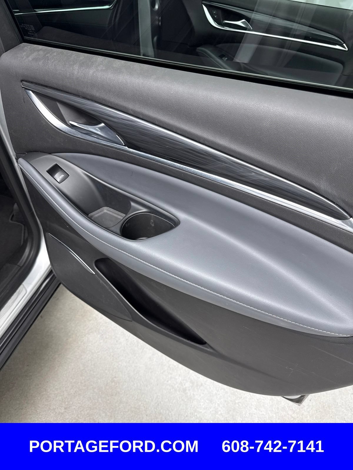 Used 2021 Buick Enclave Essence FWD image 34