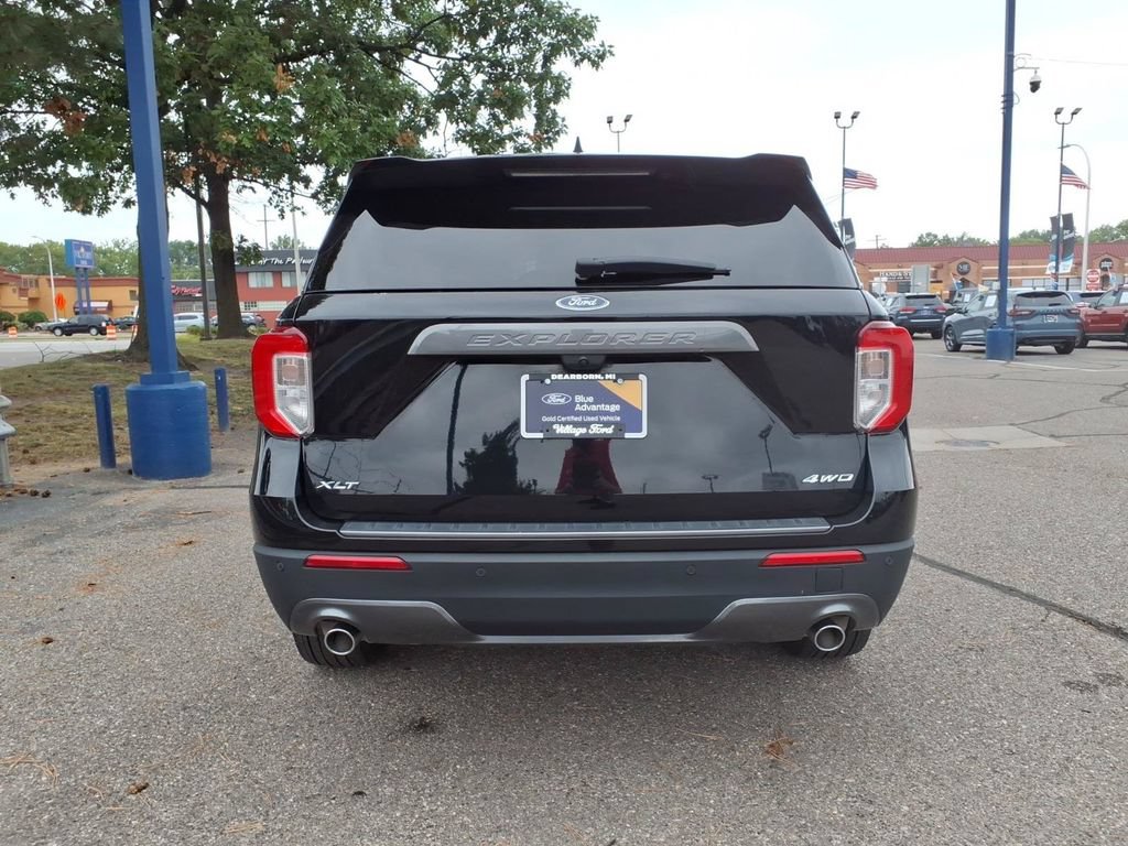Certified 2023 Ford Explorer XLT w/ Equipment Group 202A AWD/4WD image 8