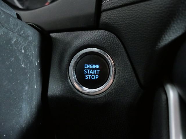 Used 2020 Toyota RAV4 XLE w/ All Weather Liner Package AWD/4WD image 25
