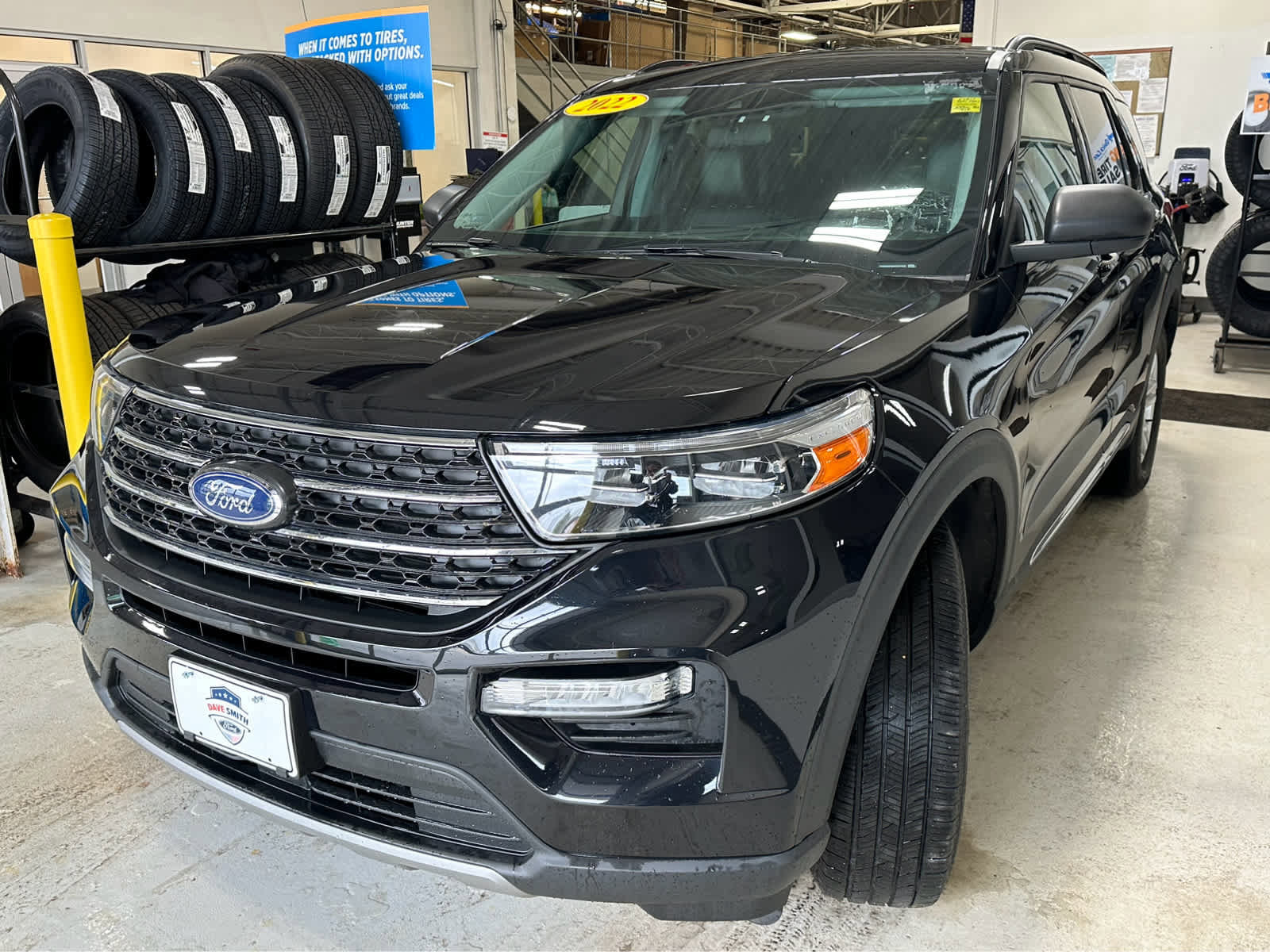 Certified 2022 Ford Explorer XLT w/ Equipment Group 202A image 4